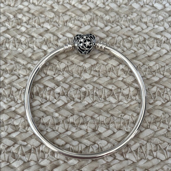 NWOT Pandora Sterling Silver Celestial Heart Bangle - Picture 4 of 5